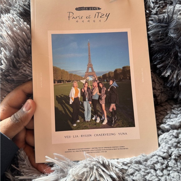 Itzy Album “Wannabe” Blue Ver. - Picture 6 of 12